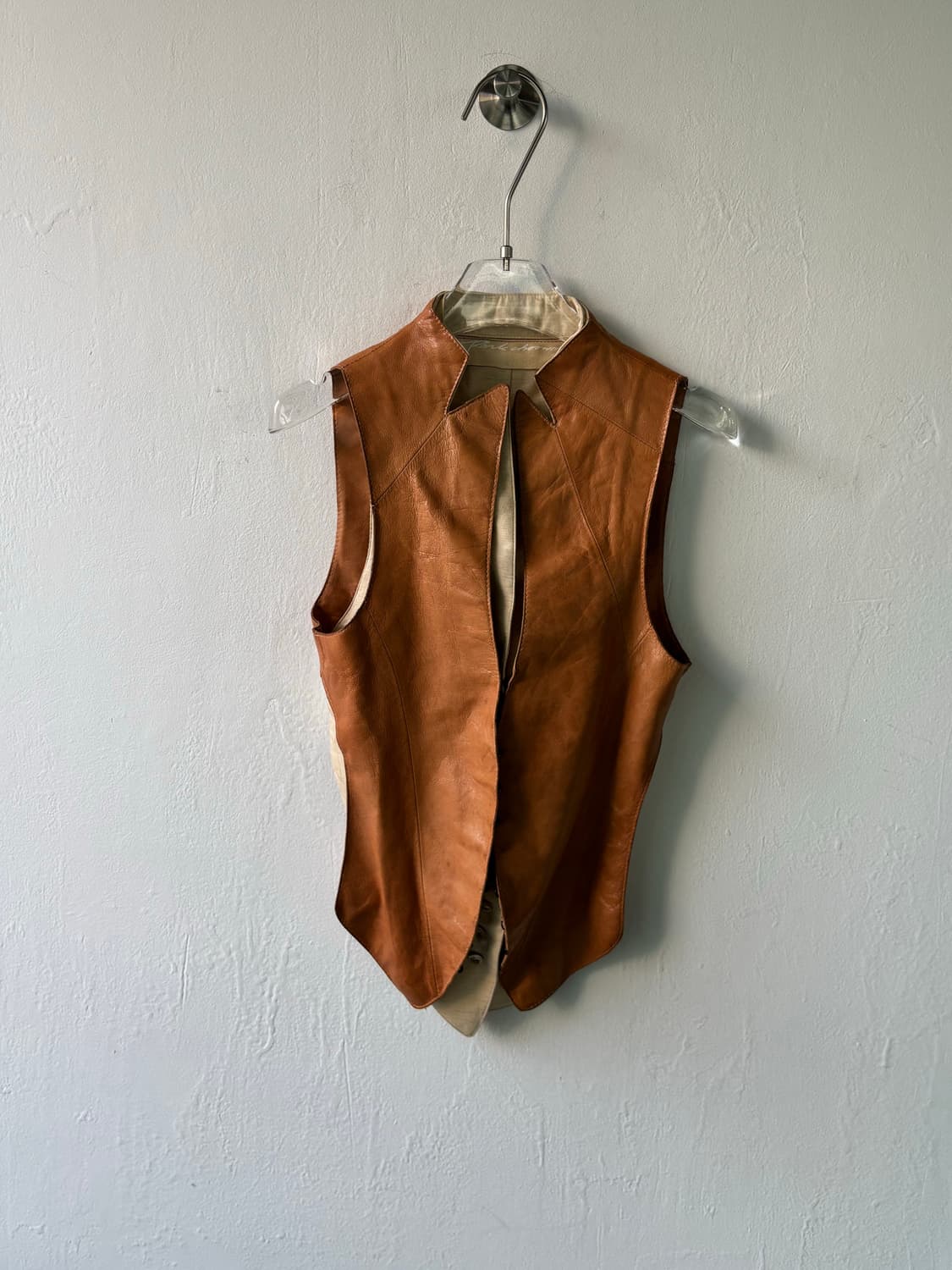 아티잔 아방가르드 레더 베스트  상품이미지3