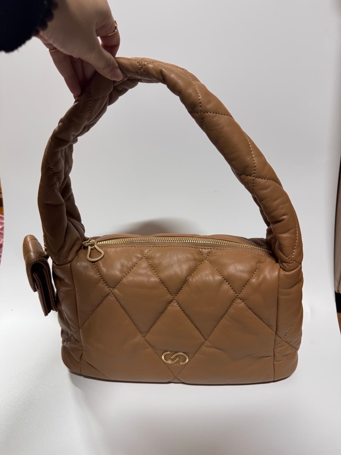 ST.JOHN 퀼팅 퍼프 호보백 브라운 상품이미지1