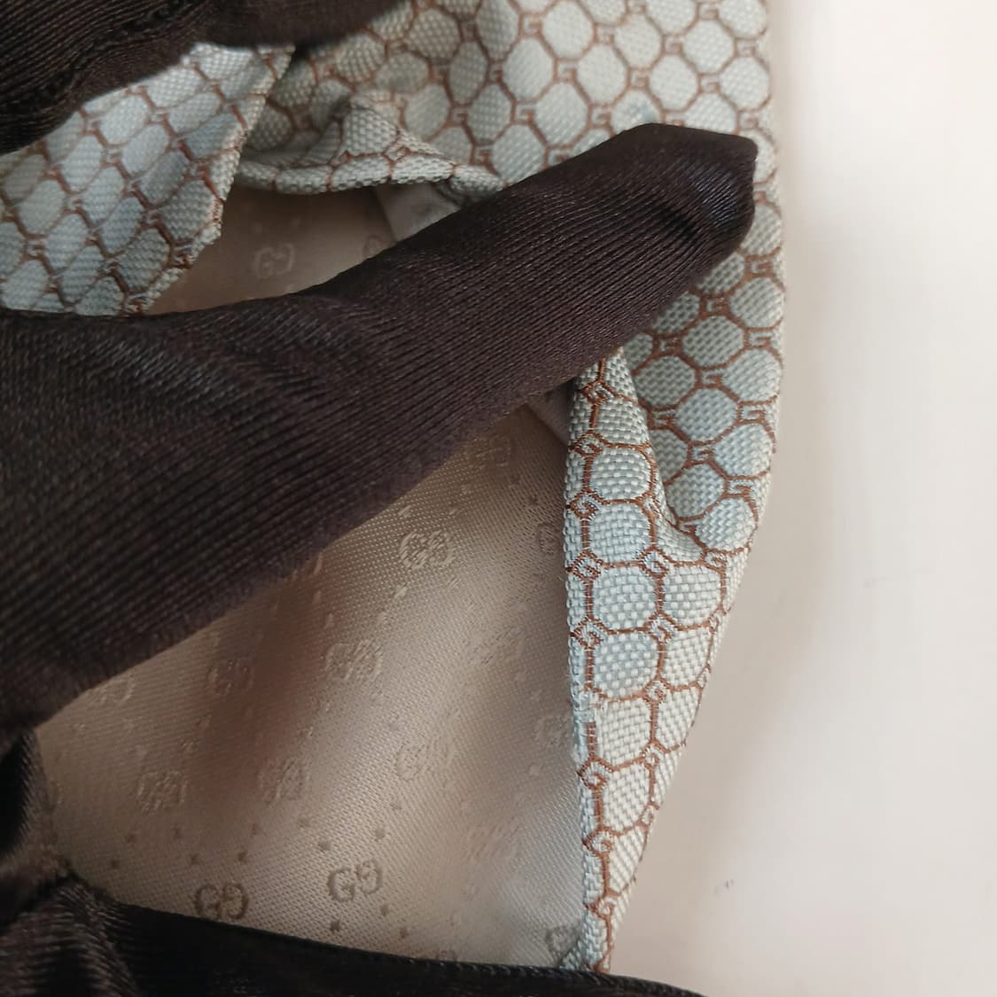 구찌 실크 실버&베이지 G로고 패턴 넥타이 9.4cm B등급 A19055 상품이미지9