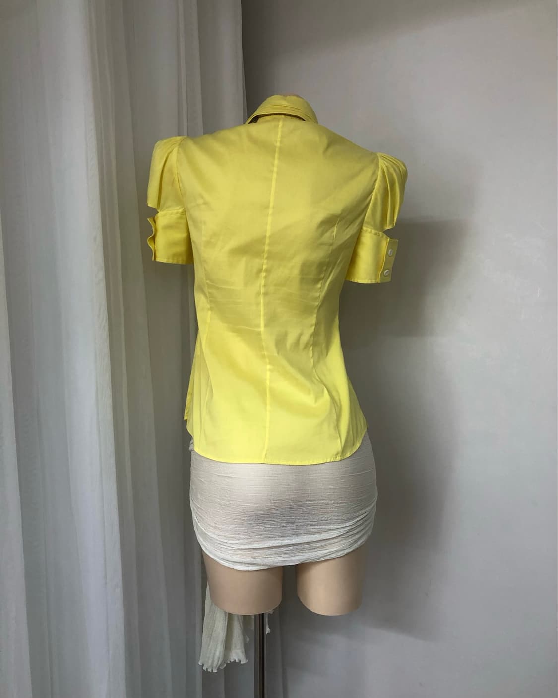 O‘2nd shirred puff-sleeve yellow blouse  상품이미지4