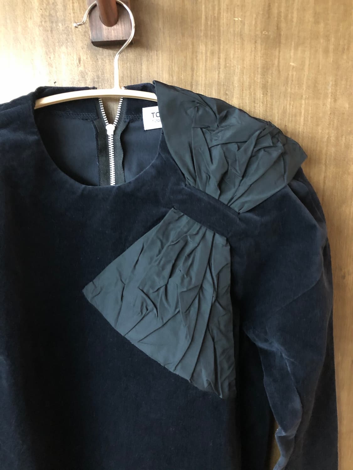 Toga archives 리본 벨벳 탑 1 상품이미지2