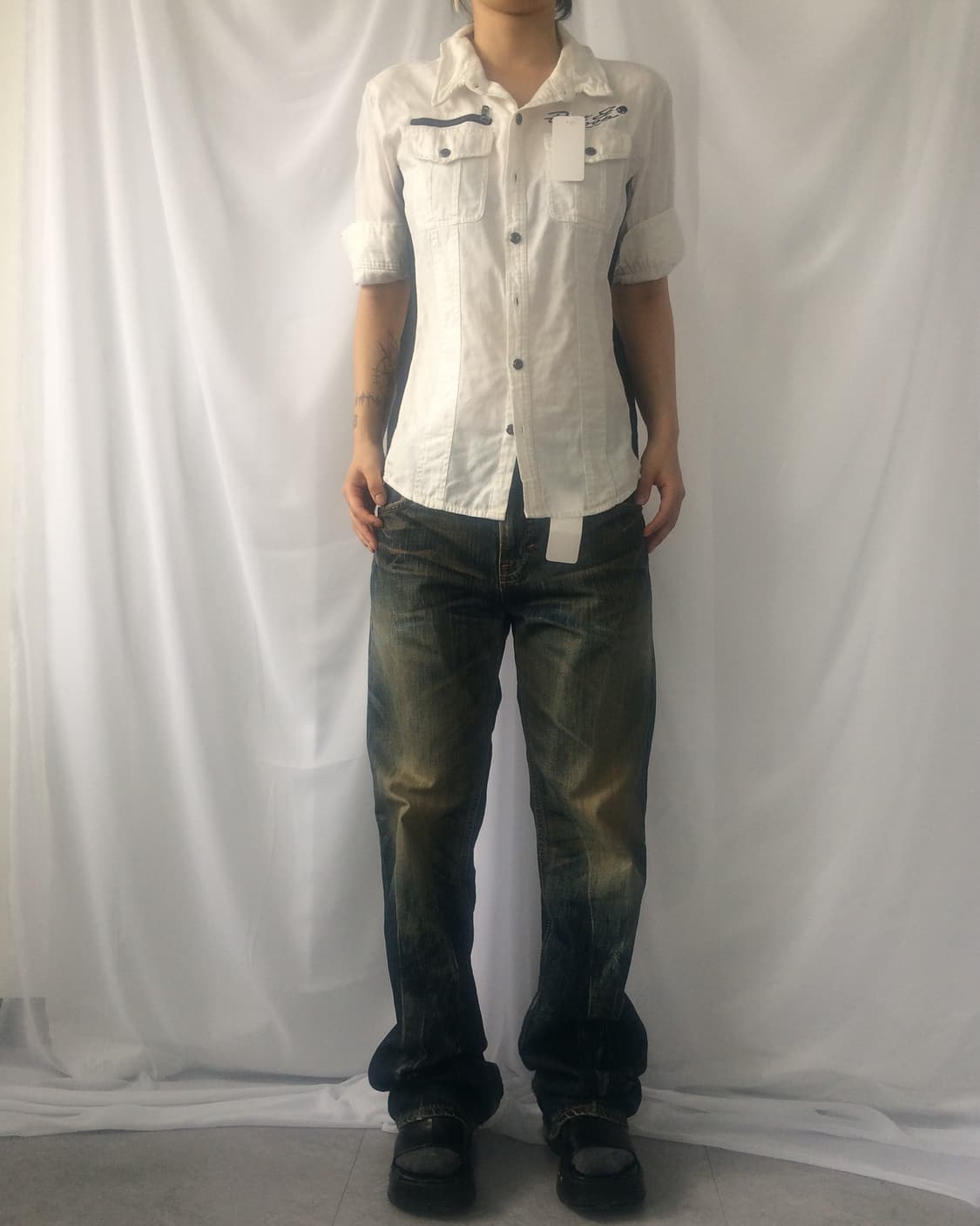 Back needle work shrit 상품이미지7