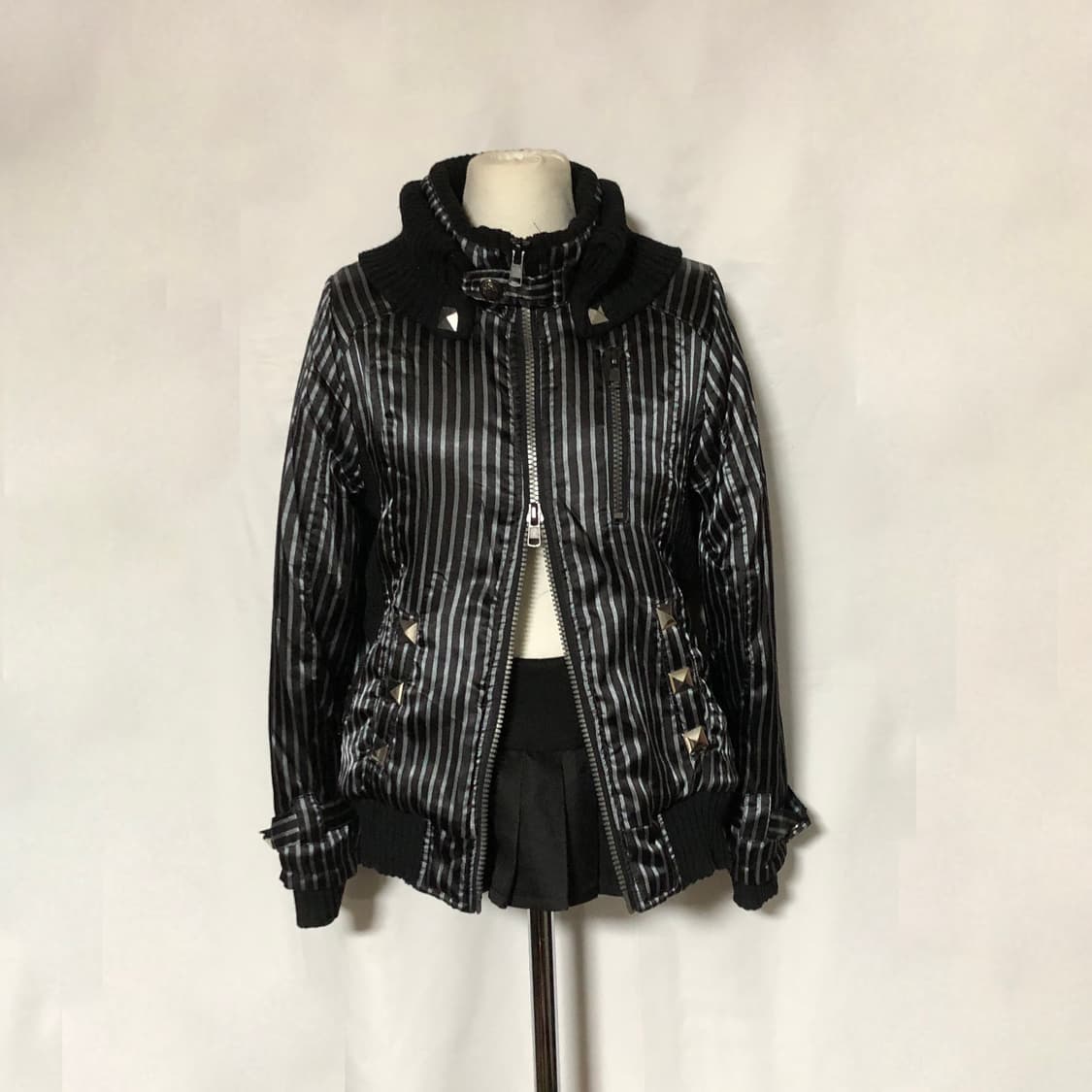 스트라이프 스터드 리브 점퍼 상품이미지5