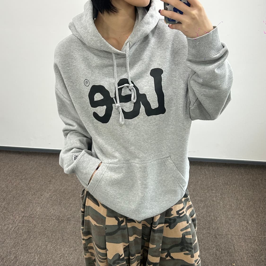 Lee 리 블랙 로고 그레이 후드티 상품이미지1