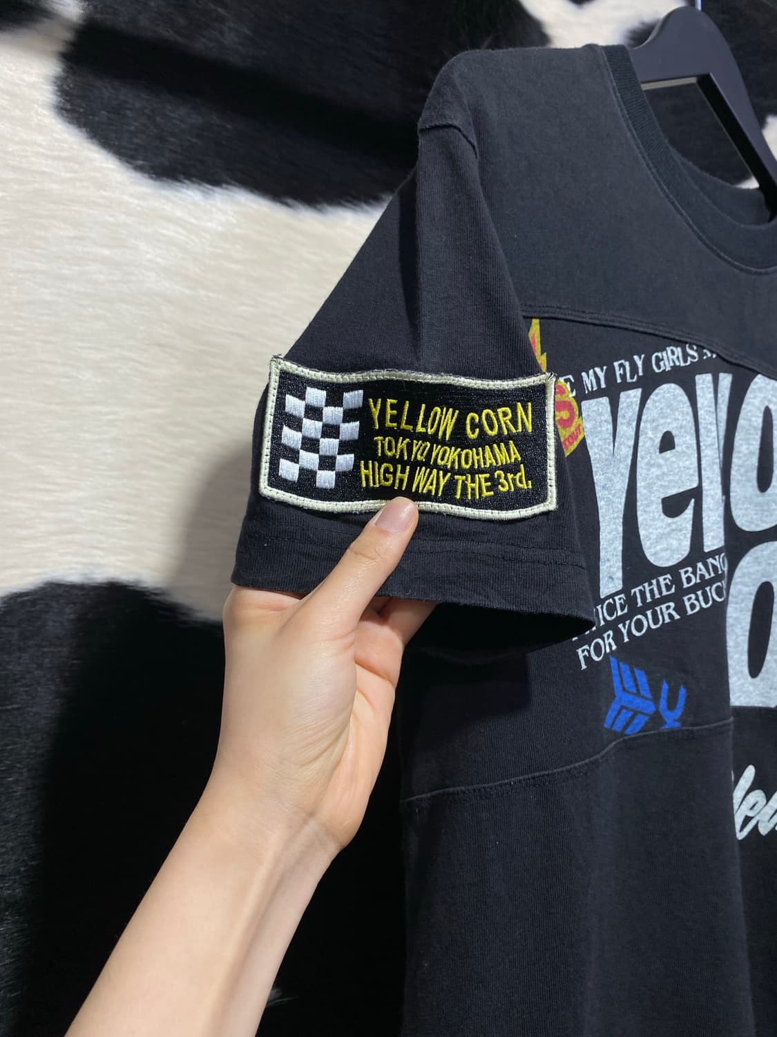 Yellow corn 스포티 패치 로고 디테일 반팔 티셔츠 상품이미지4