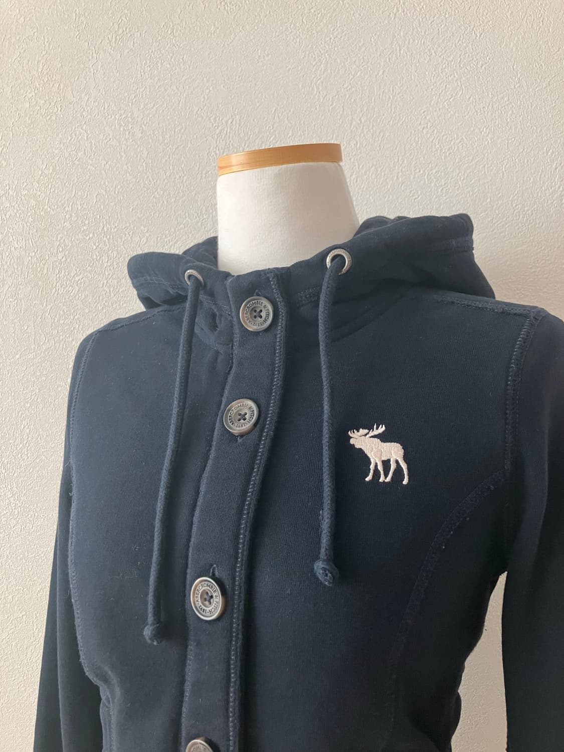 아베크롬비 순록로고 블랙네이비 단추 후드집업 상품이미지2