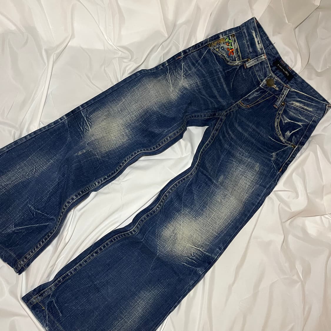 Lolita Jeans . 엠브로이드 부츠컷 워싱진 상품이미지2