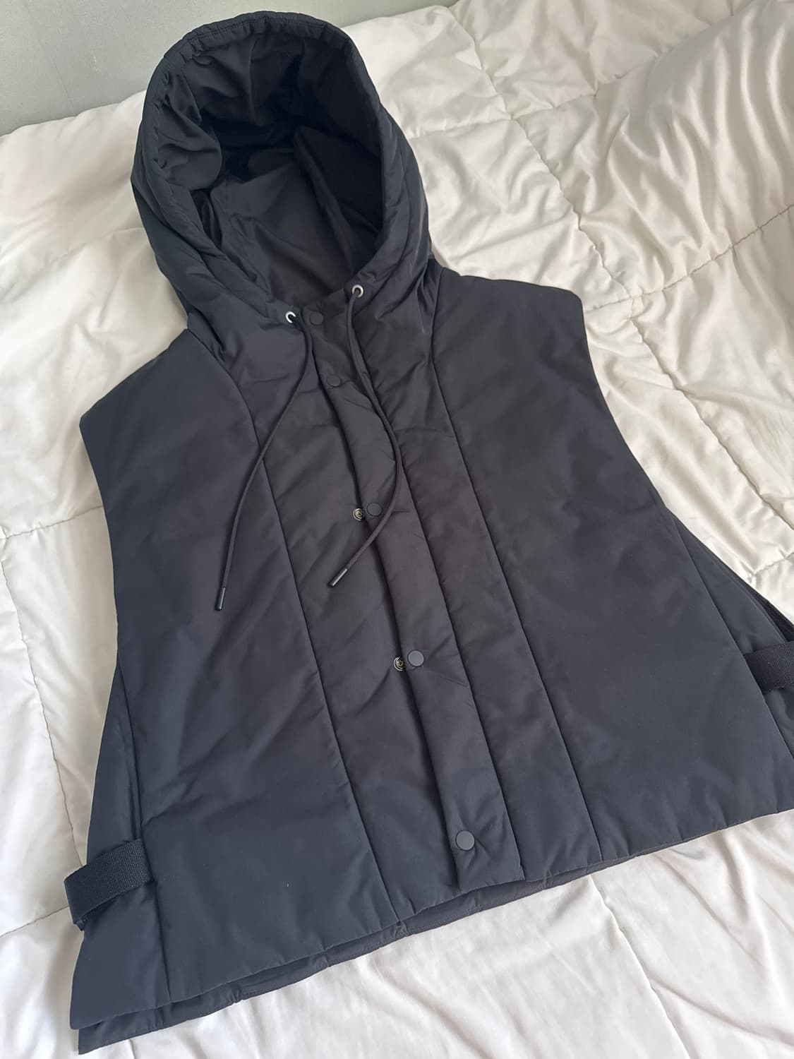 COS 패디드 후드 베스트 [OS] 상품이미지1