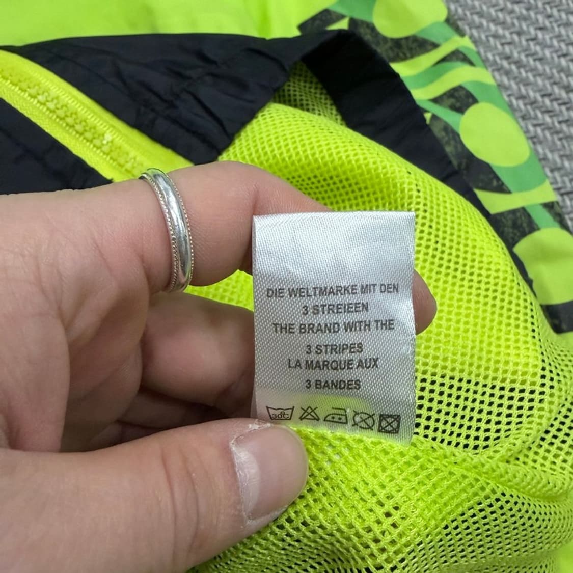 아디다스 네온 배색 바람막이  v1772 상품이미지8