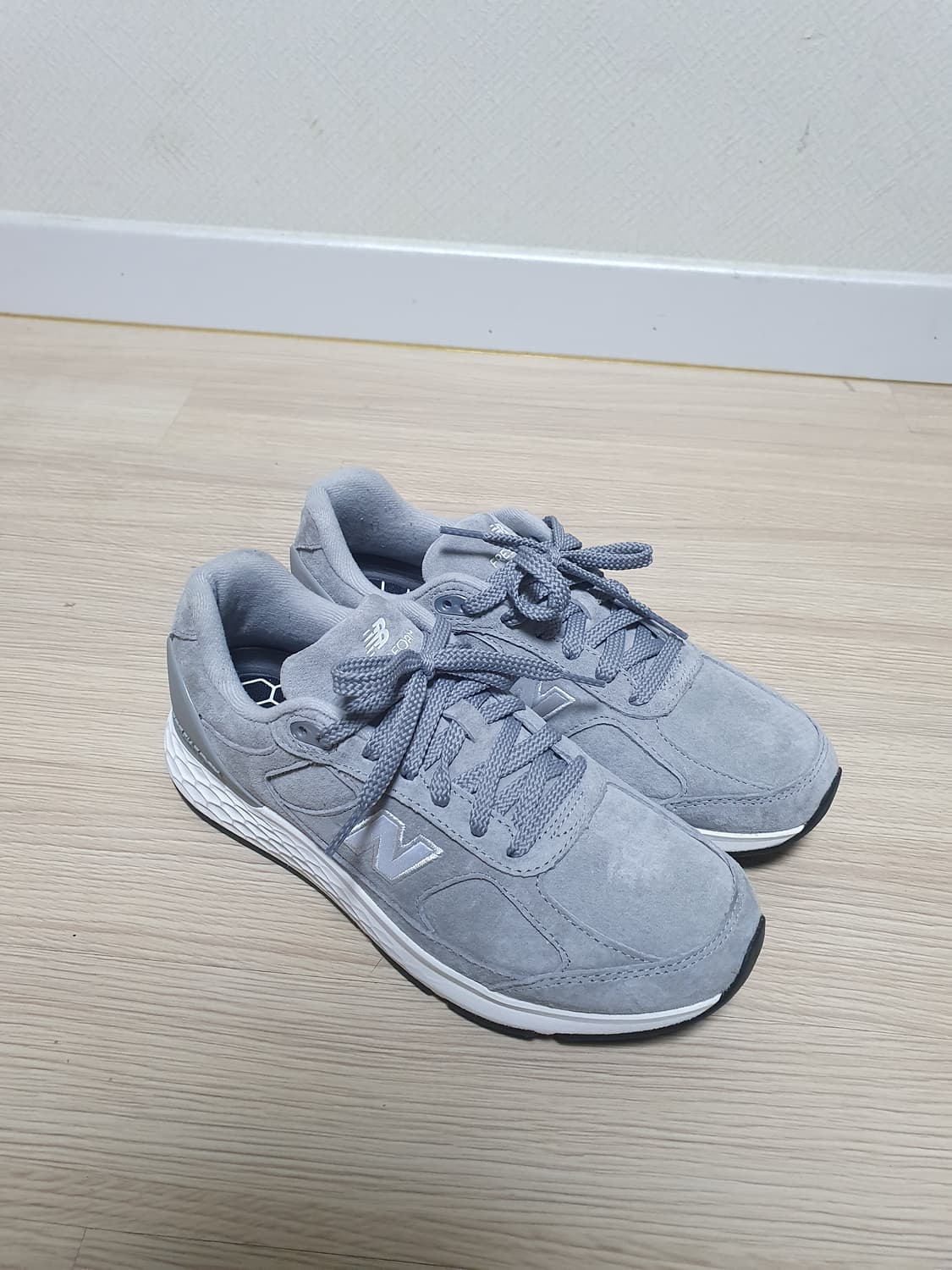 뉴발란스 1880 프레쉬폼 운동화 255 상품이미지2