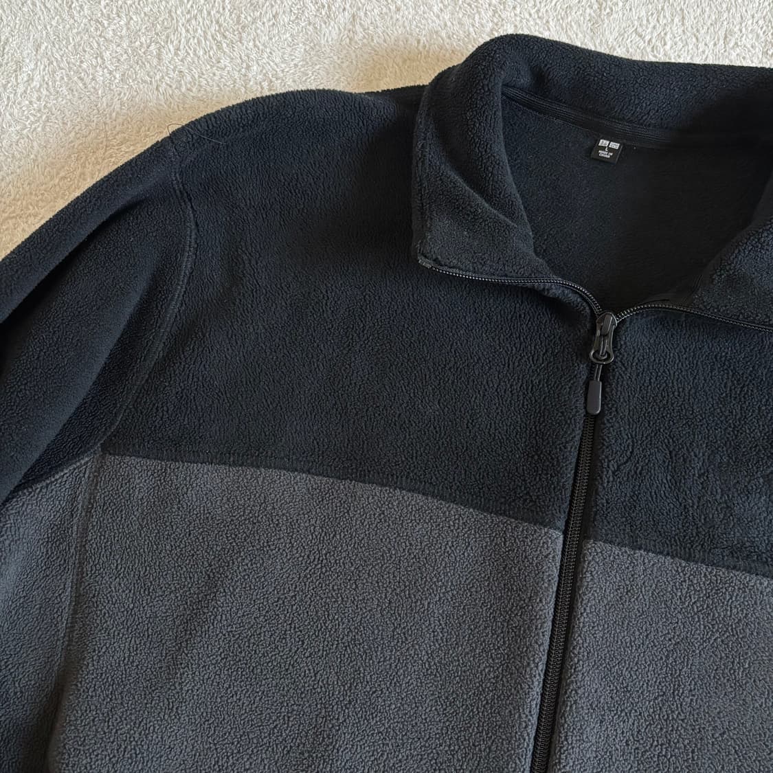 유니클로 블랙 배색 후리스 상품이미지2