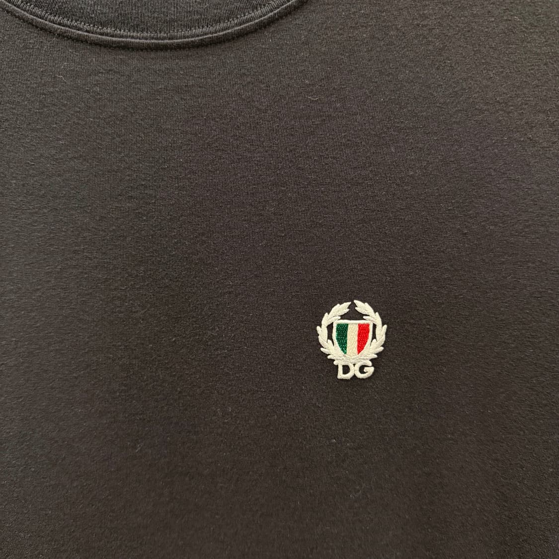 돌체앤가바나 D&G 로고 자수 크루넥 반팔 티셔츠 슬림핏 블랙 상품이미지6