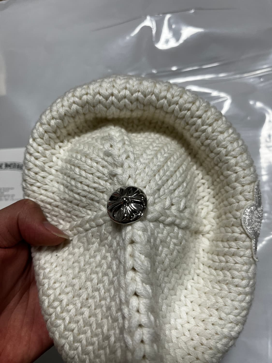 크롬하츠 캐시미어 비즈 크로스 화이트 비니 상품이미지5