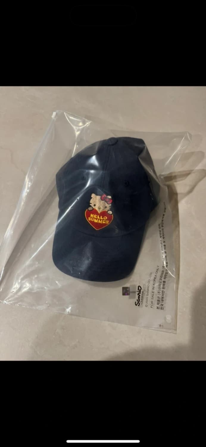 파르벵 x 태닝 헬로 키티 헬로 썸머 볼캡 네이비 상품이미지1