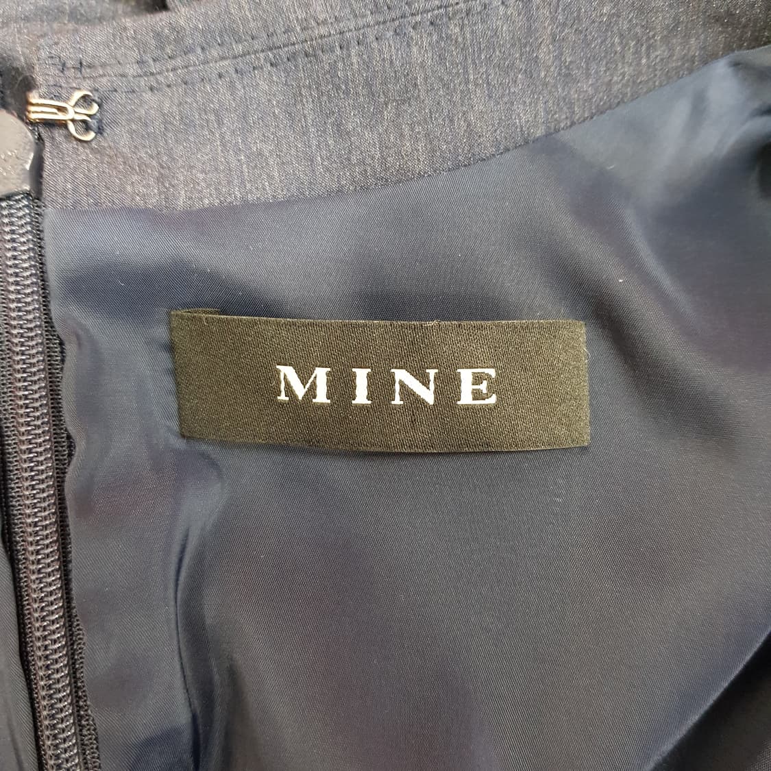 한섬 마인  카라 페플럼 롱 원피스 76-90-155사이즈 상품이미지8