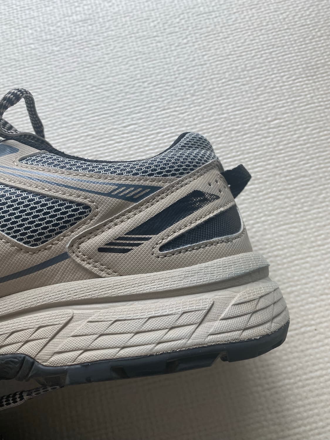 아식스 젤 벤처 6 페더 그레이 블랙 상품이미지2