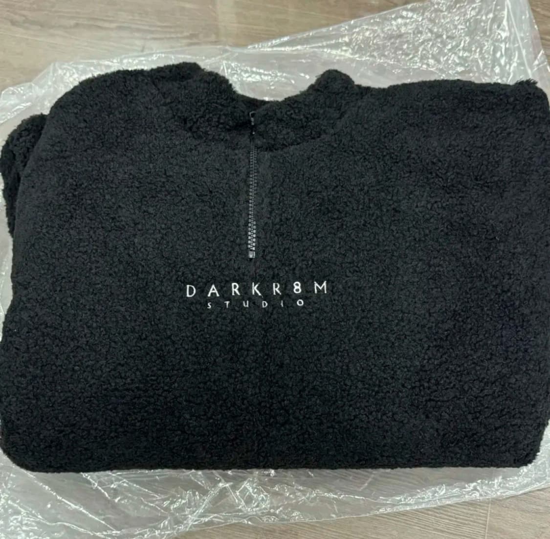 다크룸스튜디오 바시티 로고 쉐르파 쿼터 집업 상품이미지3