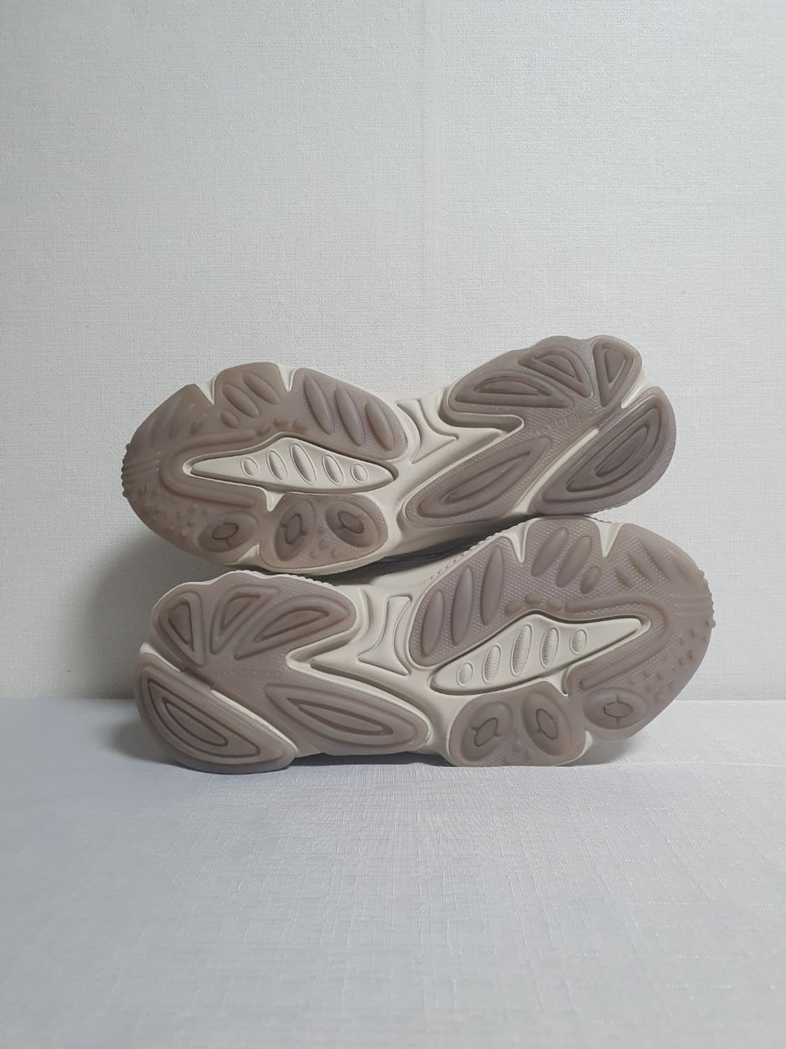 245mm 아디다스 오즈위고 베이지 운동화 스웨이드  상품이미지9