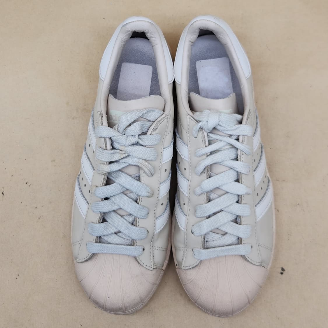 아디다스 슈퍼스타82 스니커즈250 상품이미지2