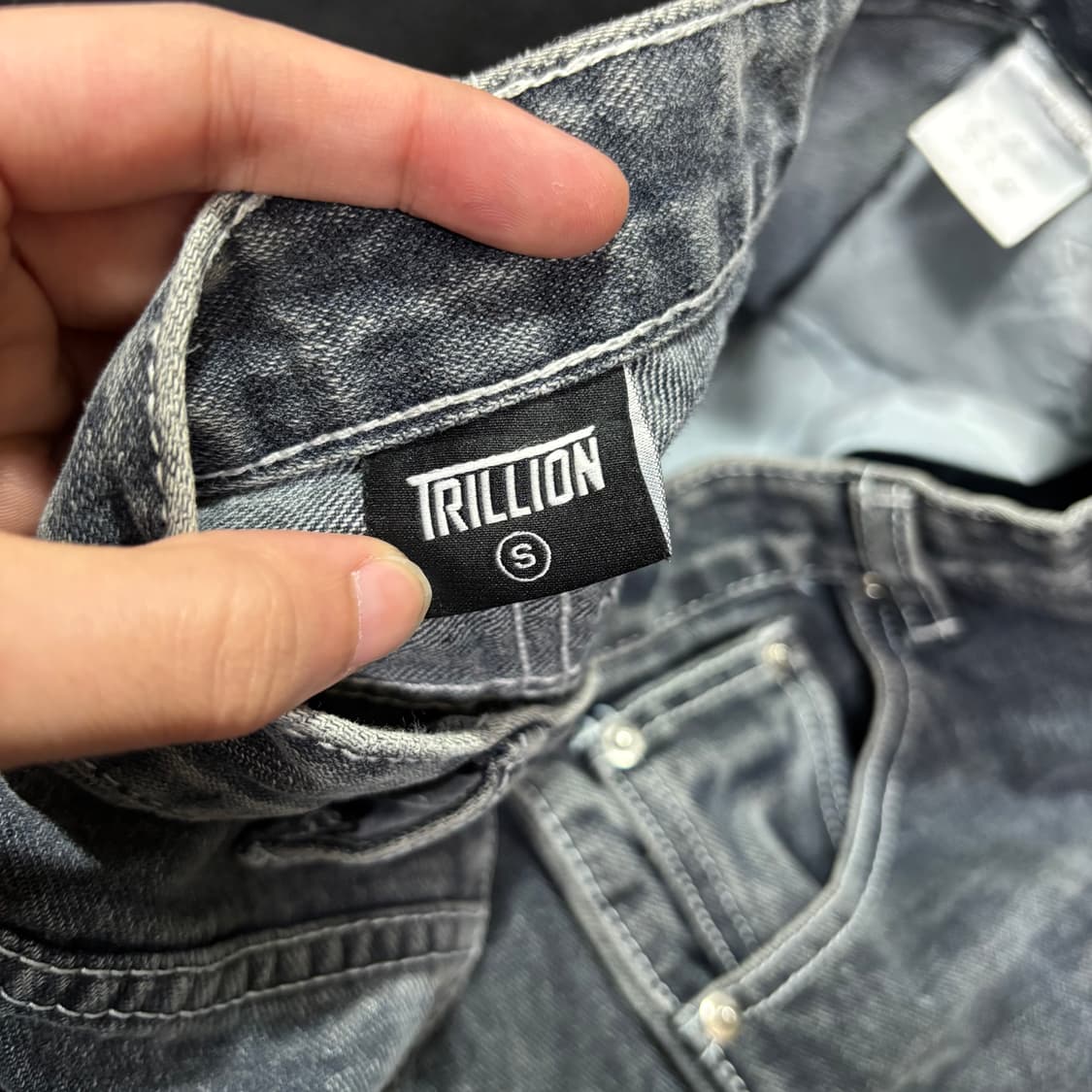 S 트릴리온 사이드턱 워싱 와이드 데님팬츠 상품이미지5