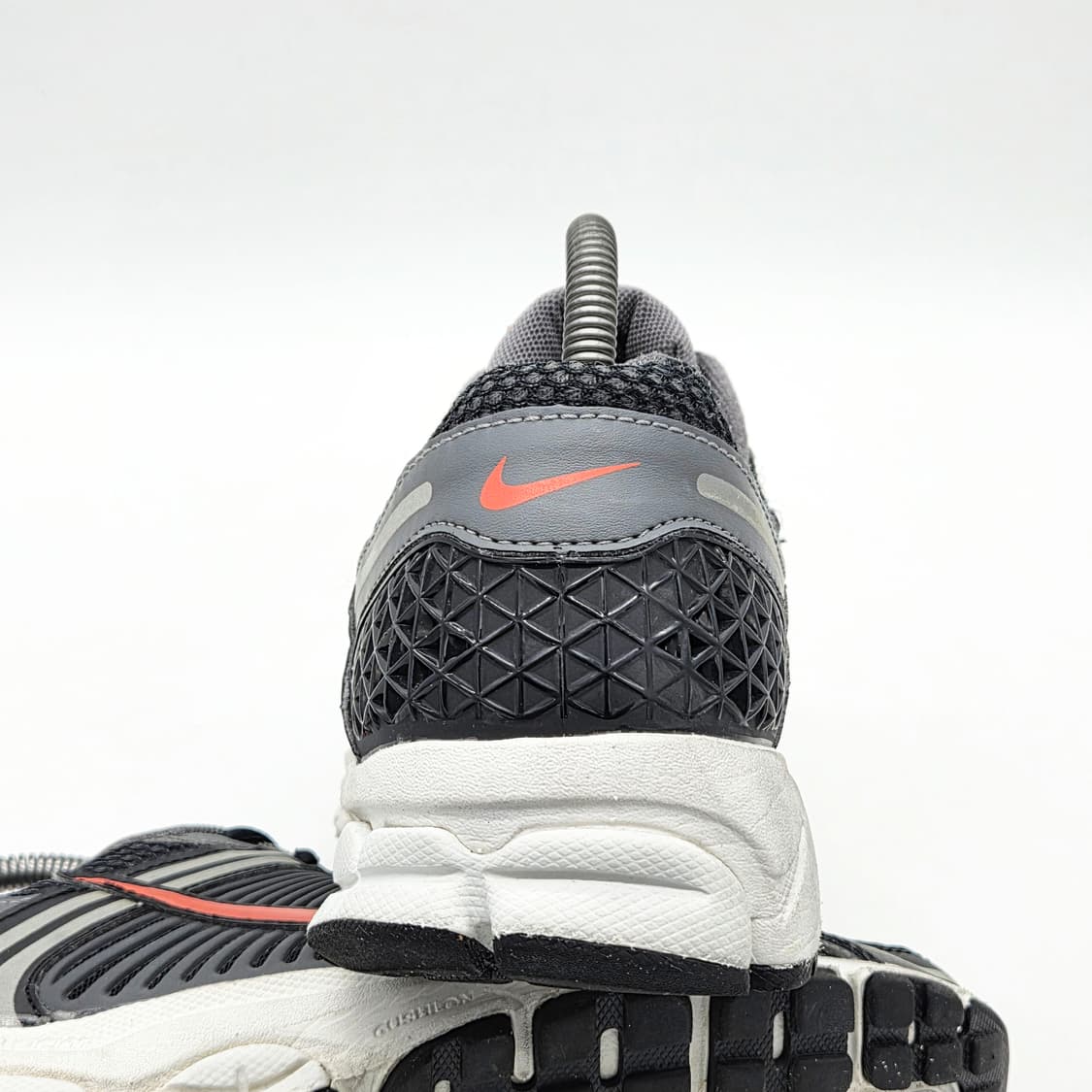  나이키 줌 보메로5 블랙 앤 피칸테 레드 (270)  상품이미지2