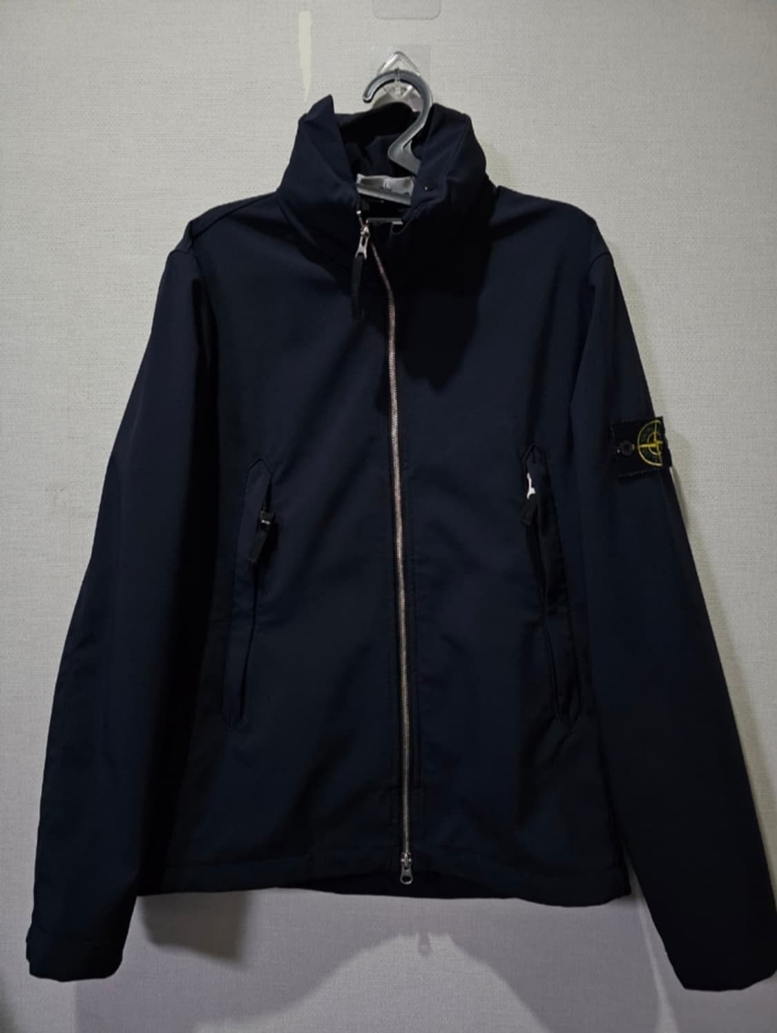 [S급] 정품 스톤아일랜드 소프트쉘 자켓 90 / S 상품이미지1