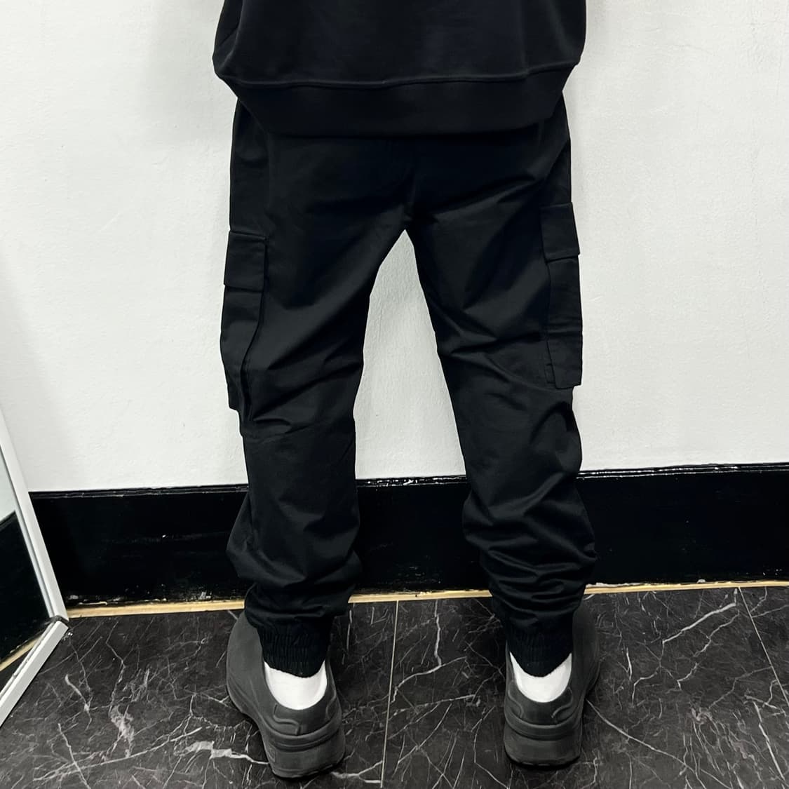 Juun.J 준지 블랙 카고 조거 팬츠 상품이미지3
