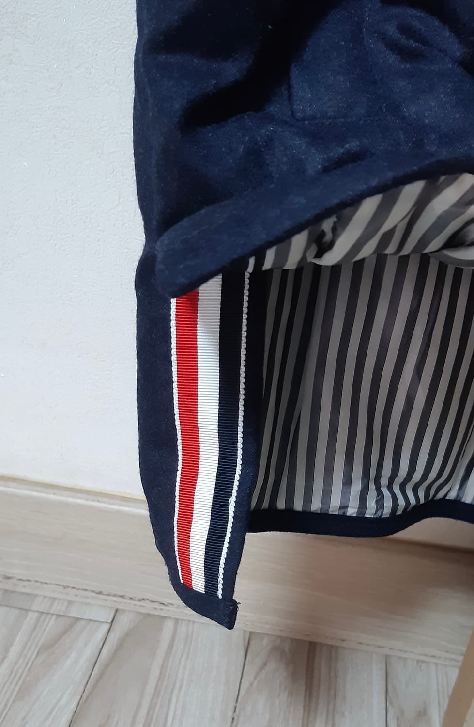 톰브라운 패딩 조끼  상품이미지3