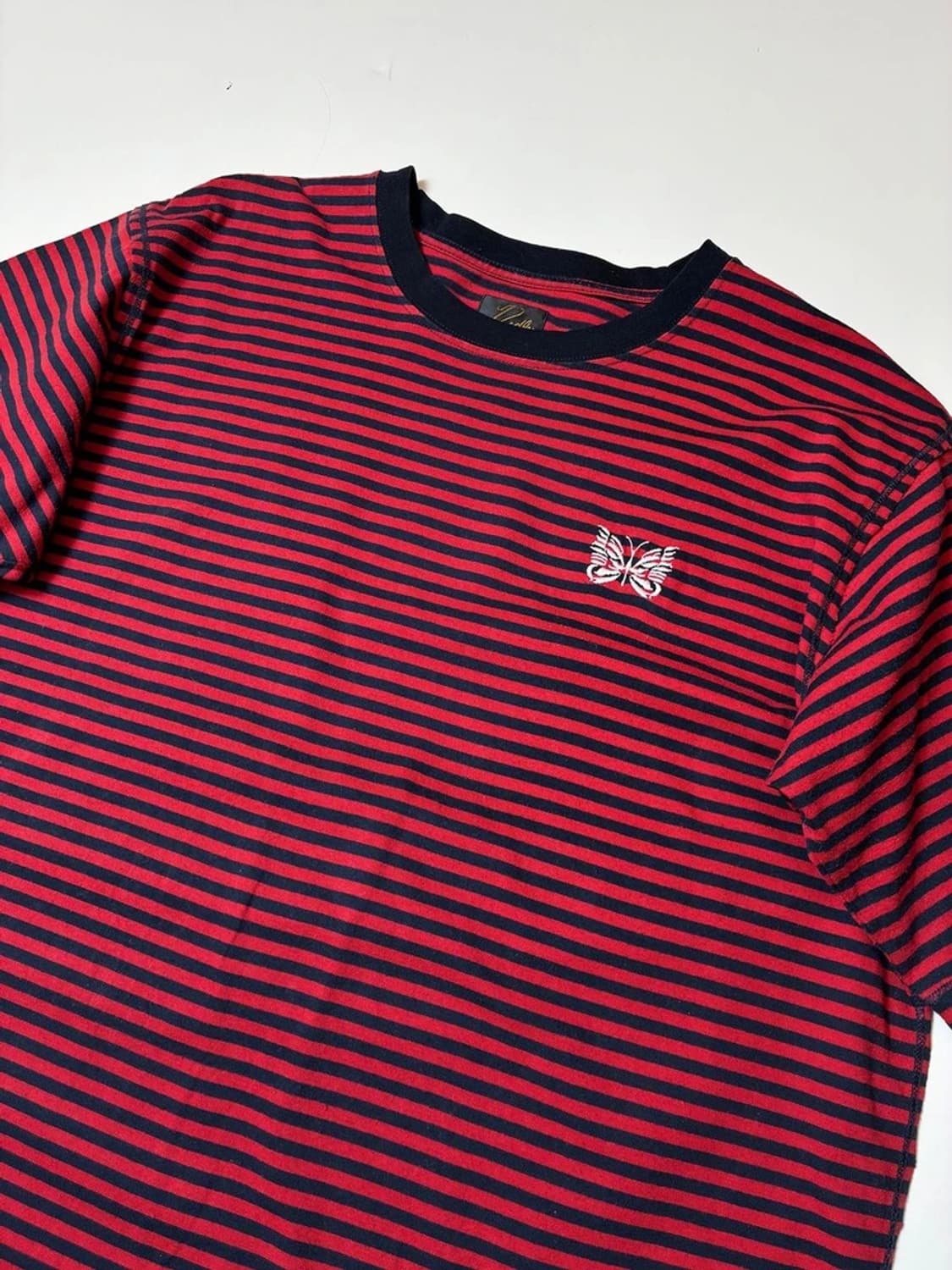 니들스 스트라이프 나비 자수 코튼 반팔 티셔츠 PN9670 상품이미지2