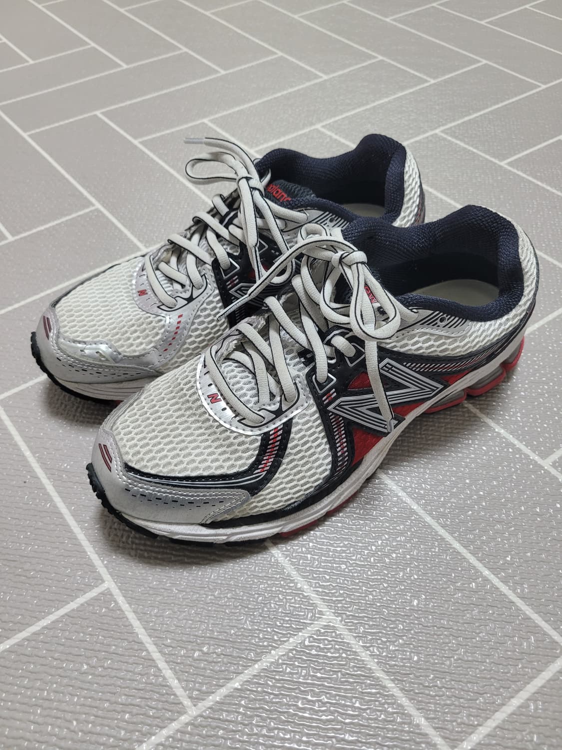 뉴발란스 860v2 화이트레드 240 상품이미지3