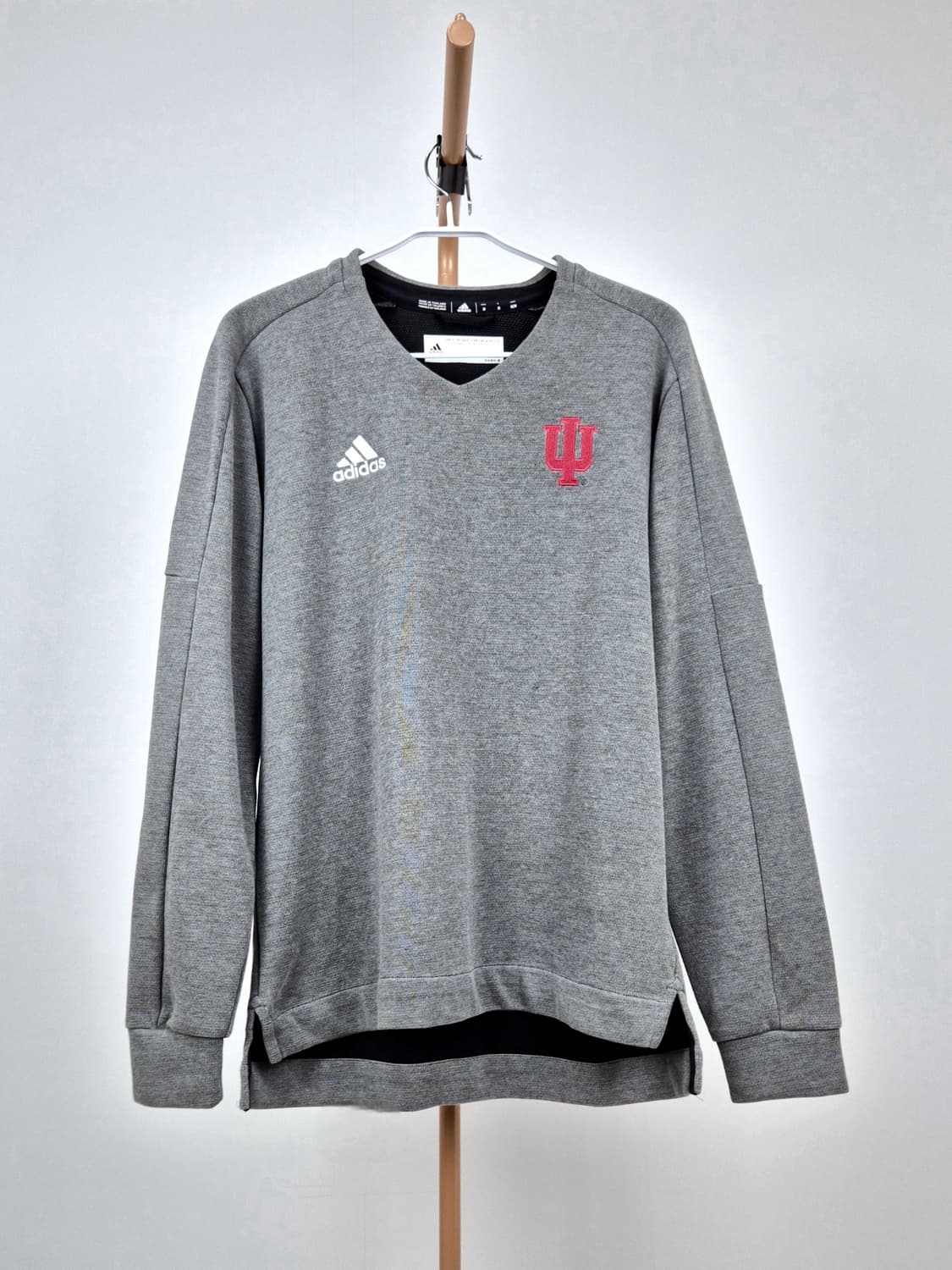 Adidas 인디애나 대학 로고 V넥 맨투맨 상품이미지1