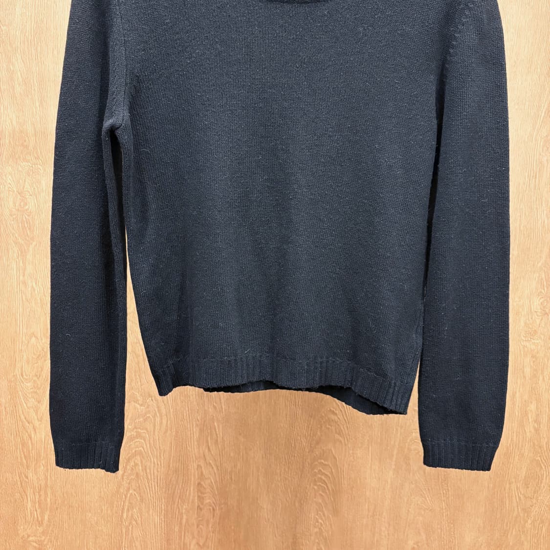 막스마라 위켄드 라운드넥 니트 골지 마감 심플 디테일 블랙 상품이미지5