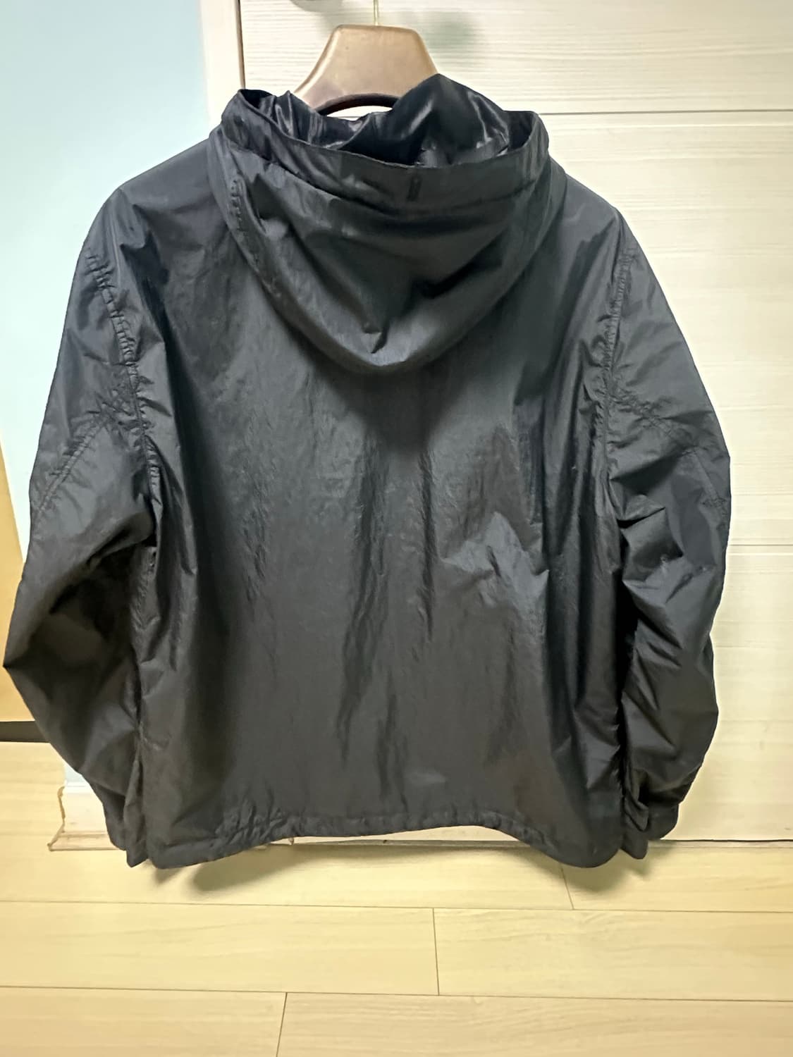 스톤아일랜드 ss25 크링클랩스 바람막이 L사이즈 새제품급 판매  상품이미지3