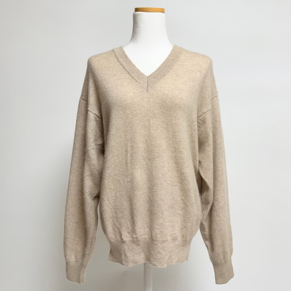 [캐시미어 100%] 오트밀 베이지 브이넥 니트 M 상품이미지1