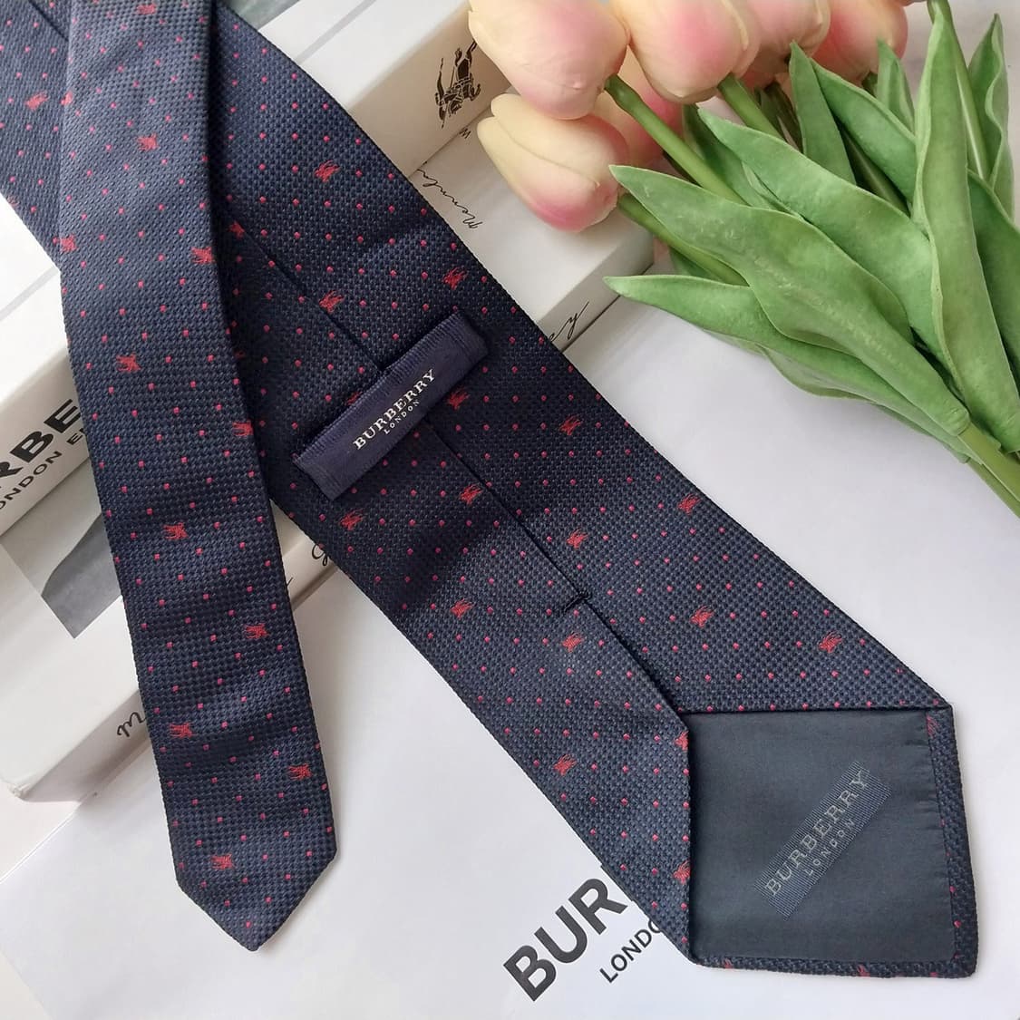 버버리 네이비 기마사 자카드 넥타이 9.4cm A+등급 K2753
 상품이미지5