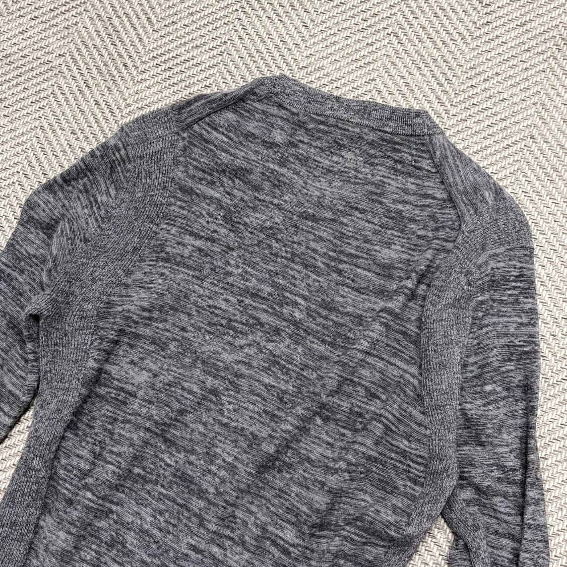 띠어리 브이넥 니트 v1006 상품이미지4