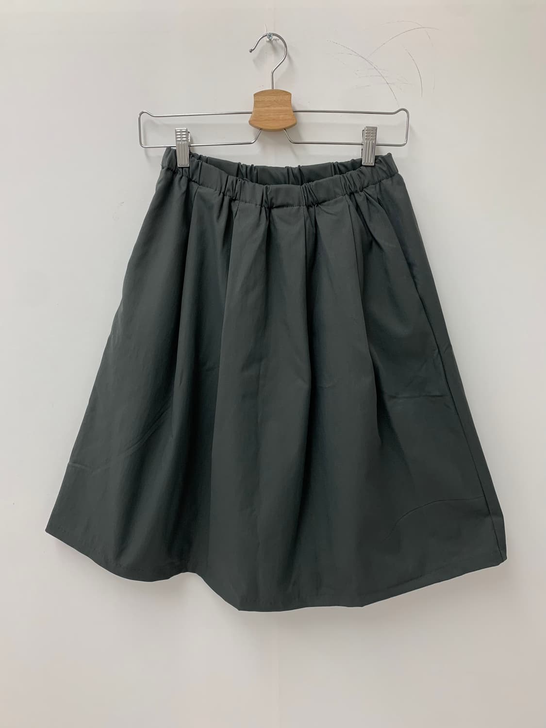 패딩 핀턱 미디스커트 상품이미지2