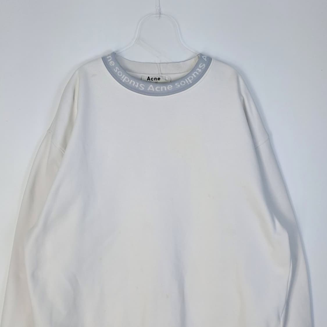 아크네 넥테이핑 맨투맨 상품이미지3