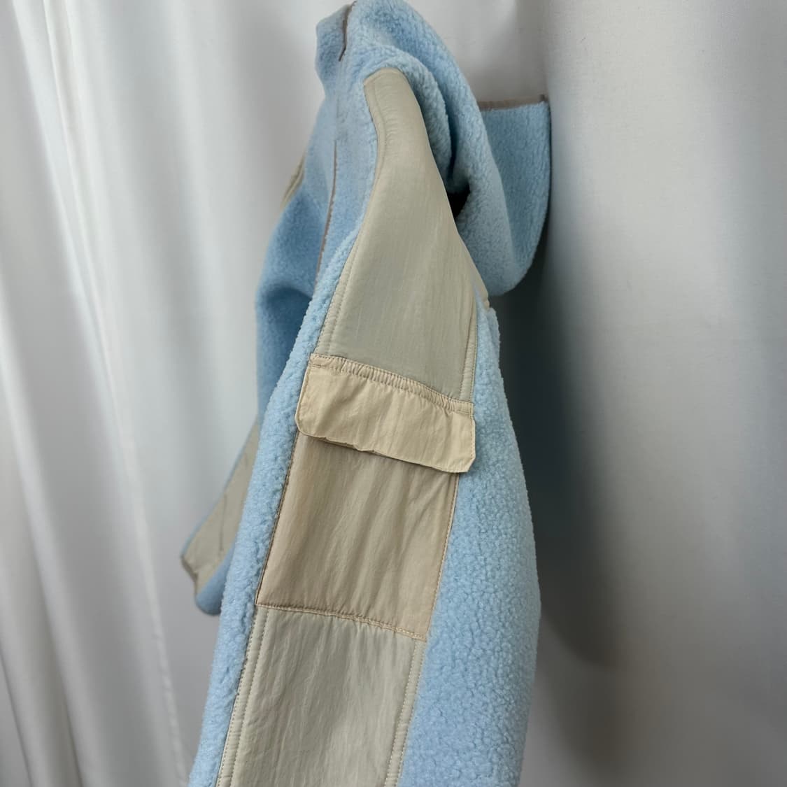 조던 여자 뽀글이 크롭 후드티 L  UO 상품이미지5