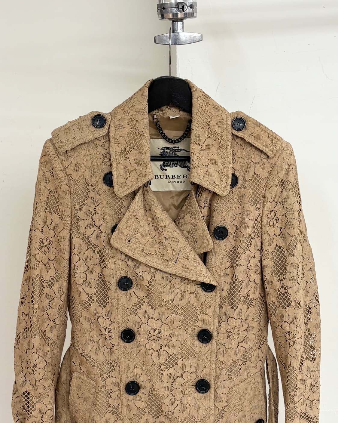 버버리 프로섬 브라운 레이스 벨티드 트렌치 코트 상품이미지2