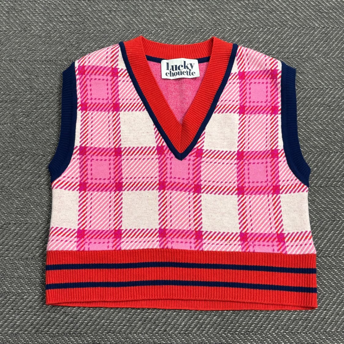 럭키슈에뜨 체크 패턴 니트 베스트 V0513 상품이미지1