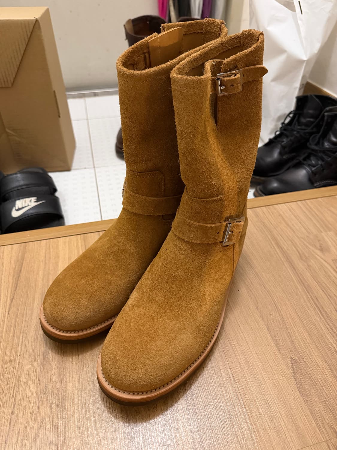 레이 코워크 ray kwok 스웨이드 엔지니어부츠 255-260 레드윙 상품이미지1