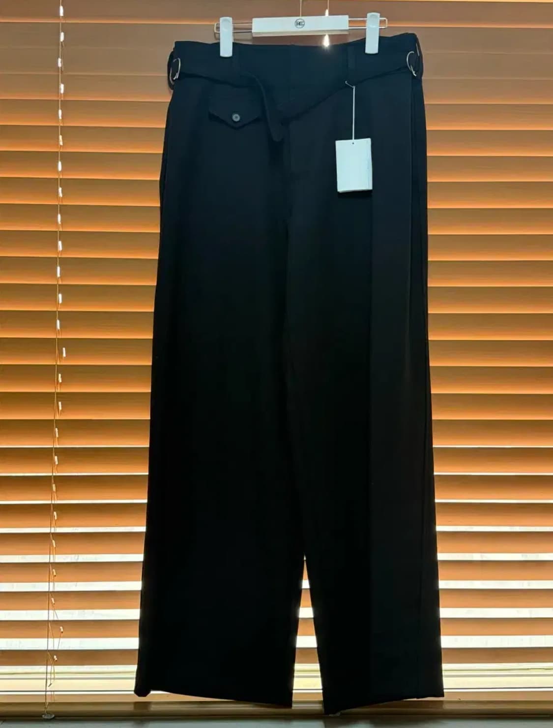 [새상품] 23FW 렉토 Recto 페이톤 버진 울 벨티드 팬츠 블랙 상품이미지1