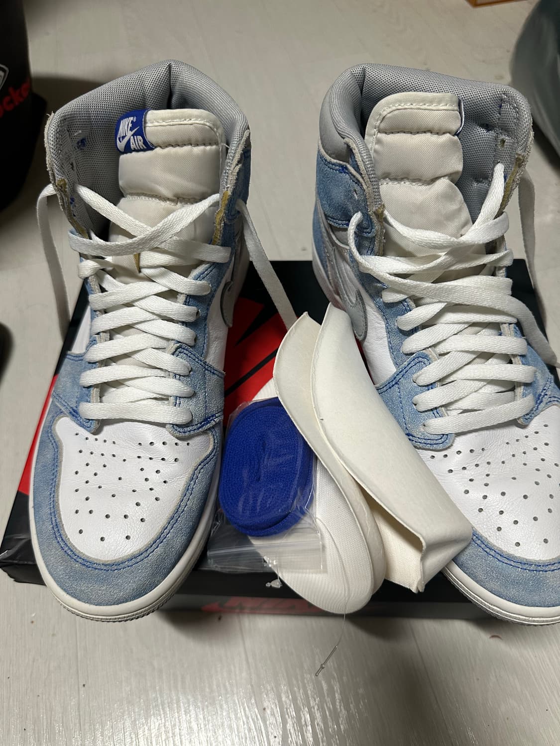 [275] 나이키 에어 조던 1 하이 OG 하이퍼 로열 상품이미지2