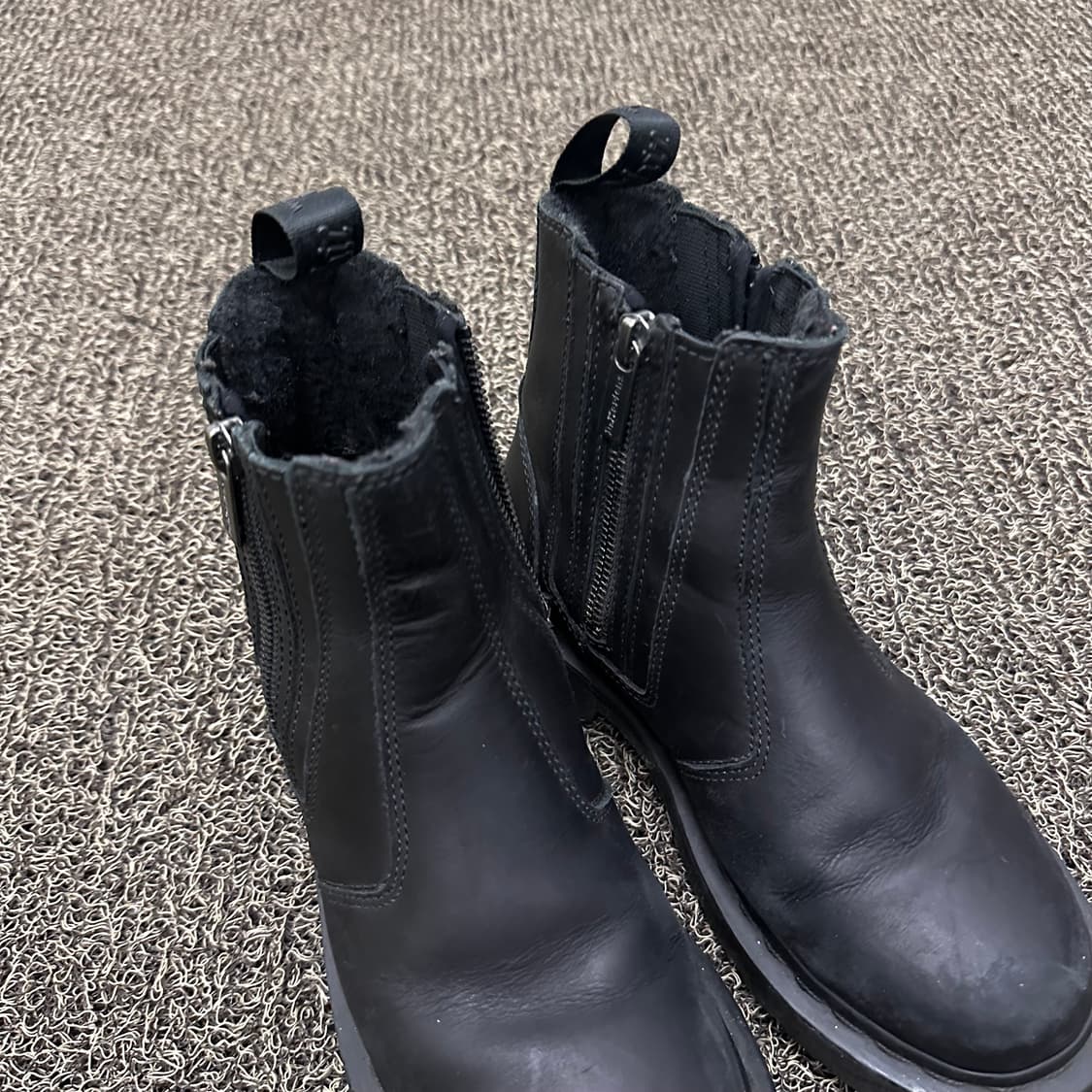 닥터마틴 2976 앨리슨 미들 하프 워커 부츠 블랙 240 상품이미지2