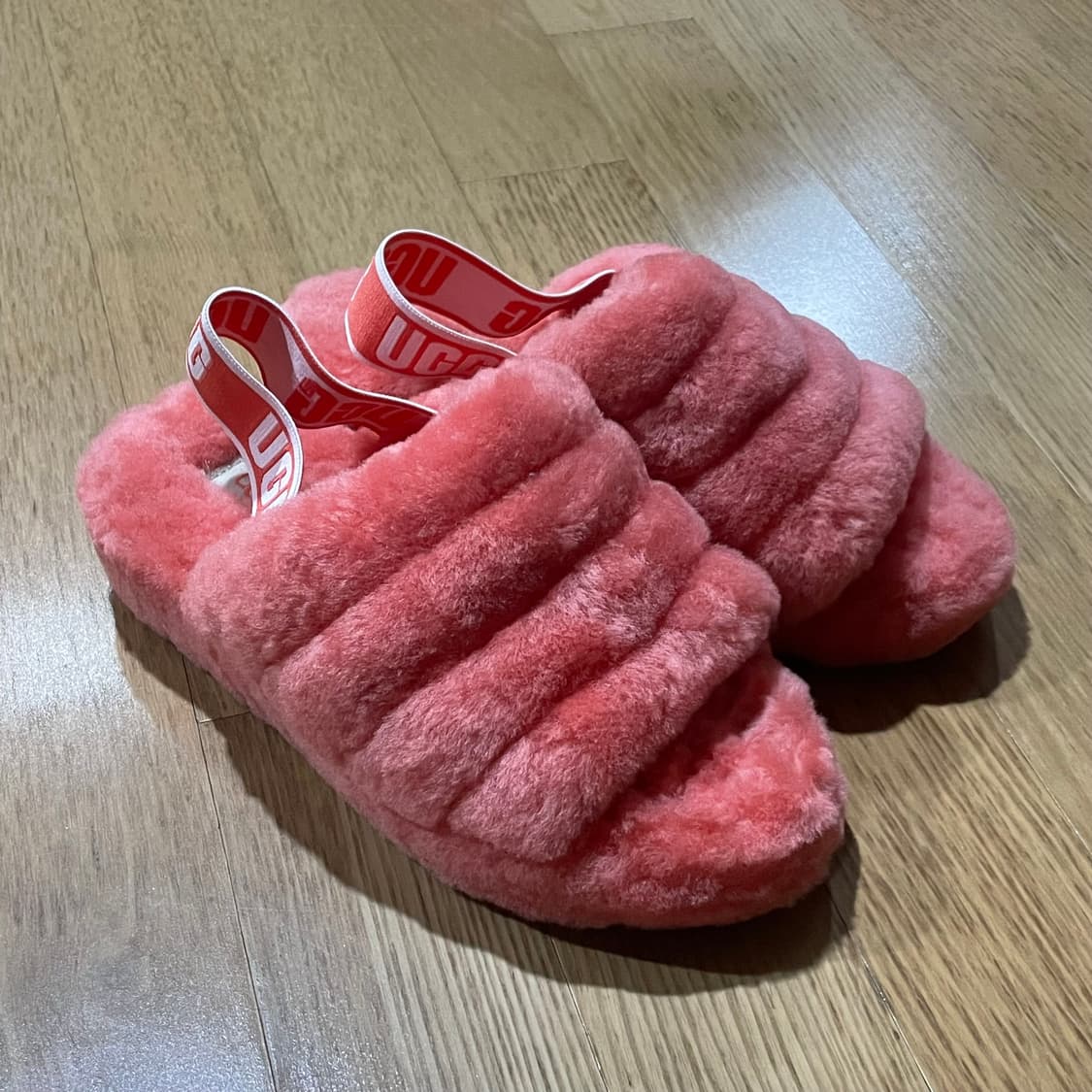 UGG 어그 양털 슬리퍼 220 상품이미지1