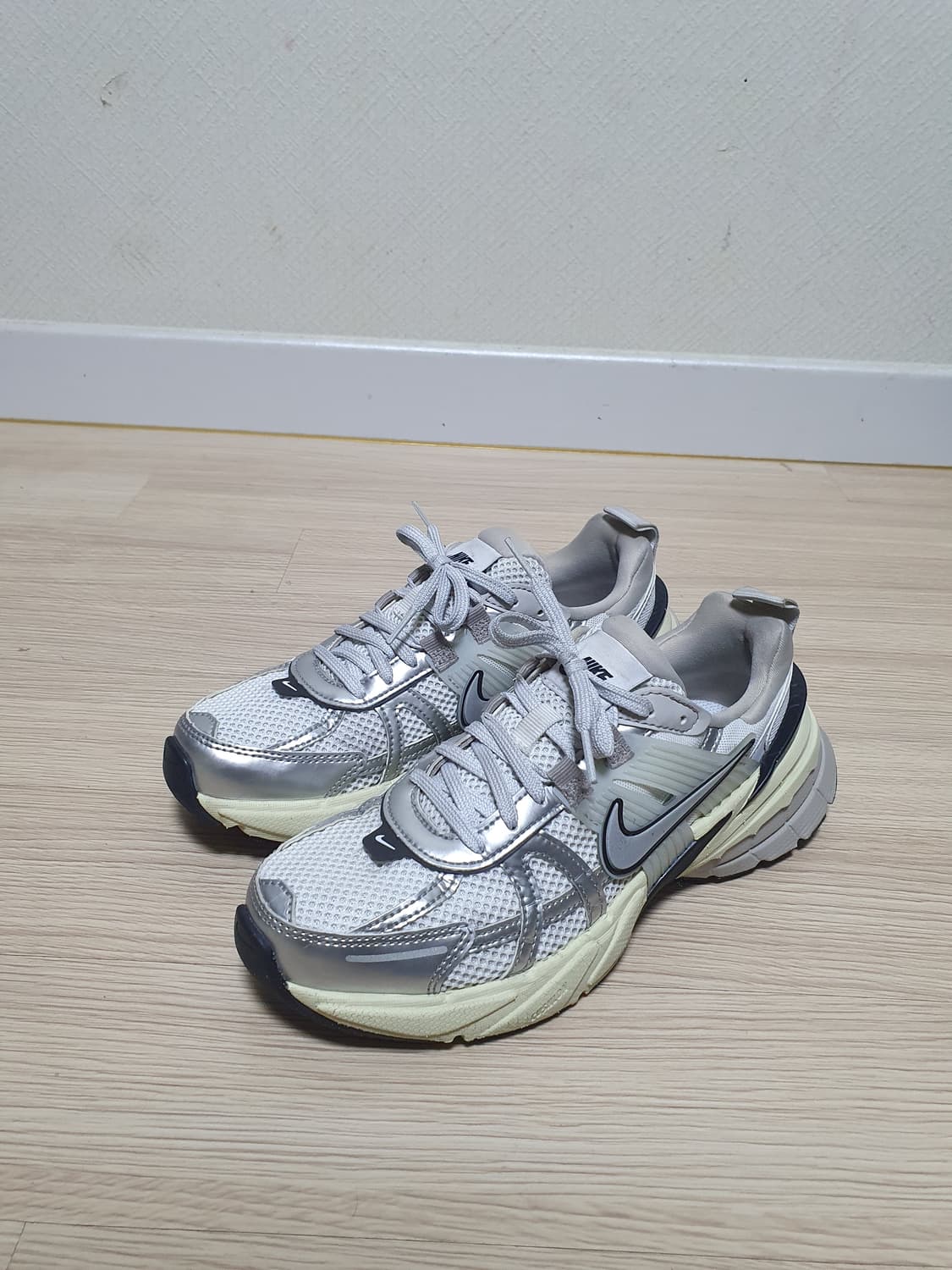 나이키 v2k 런 운동화 235 상품이미지4