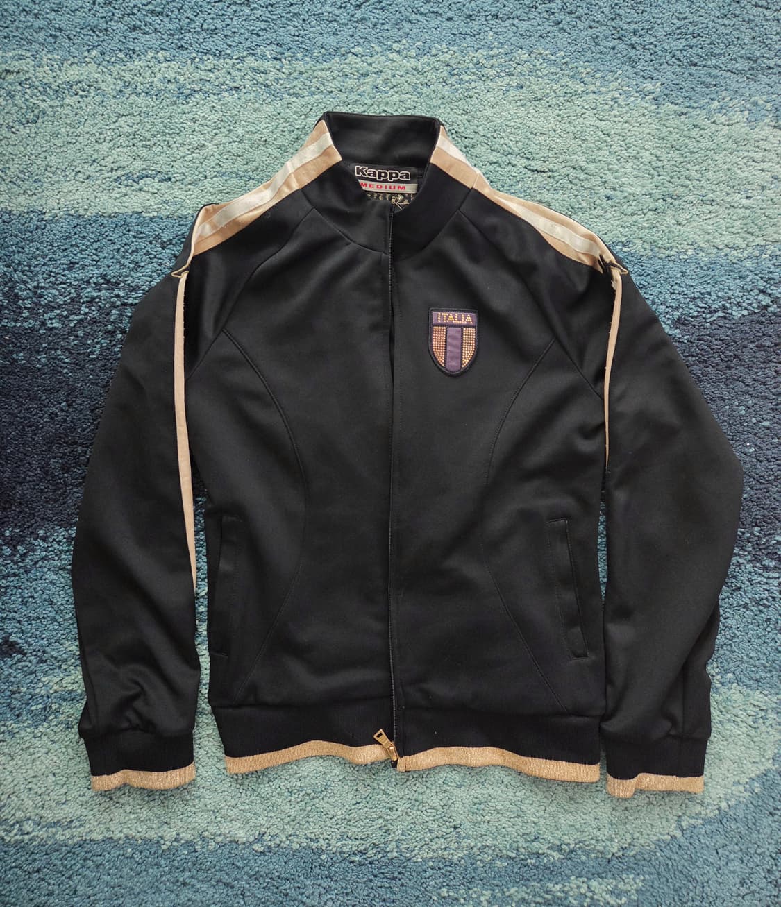 (어깨부분이염)Kappa 블랙 골드 ITALIA 트랙탑 져지 표기M 상품이미지1
