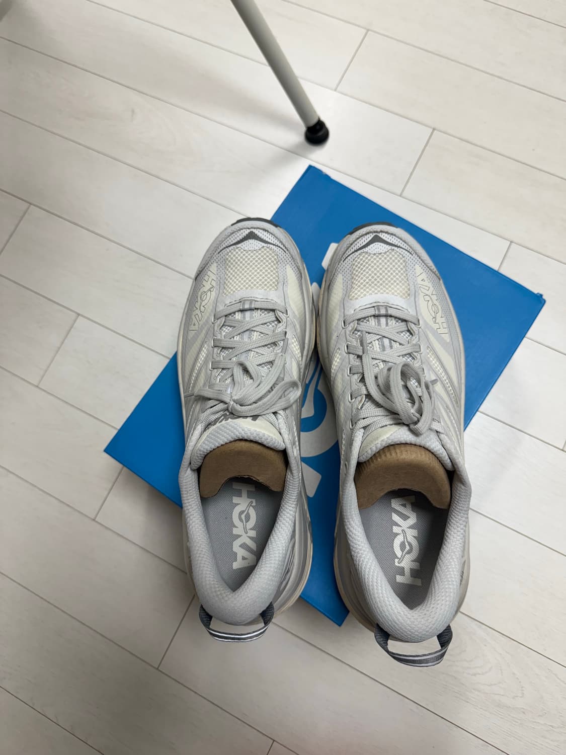 호카 마파테  스피드 2  285 사이즈  정확히 4회 착용  강남 신세 상품이미지5
