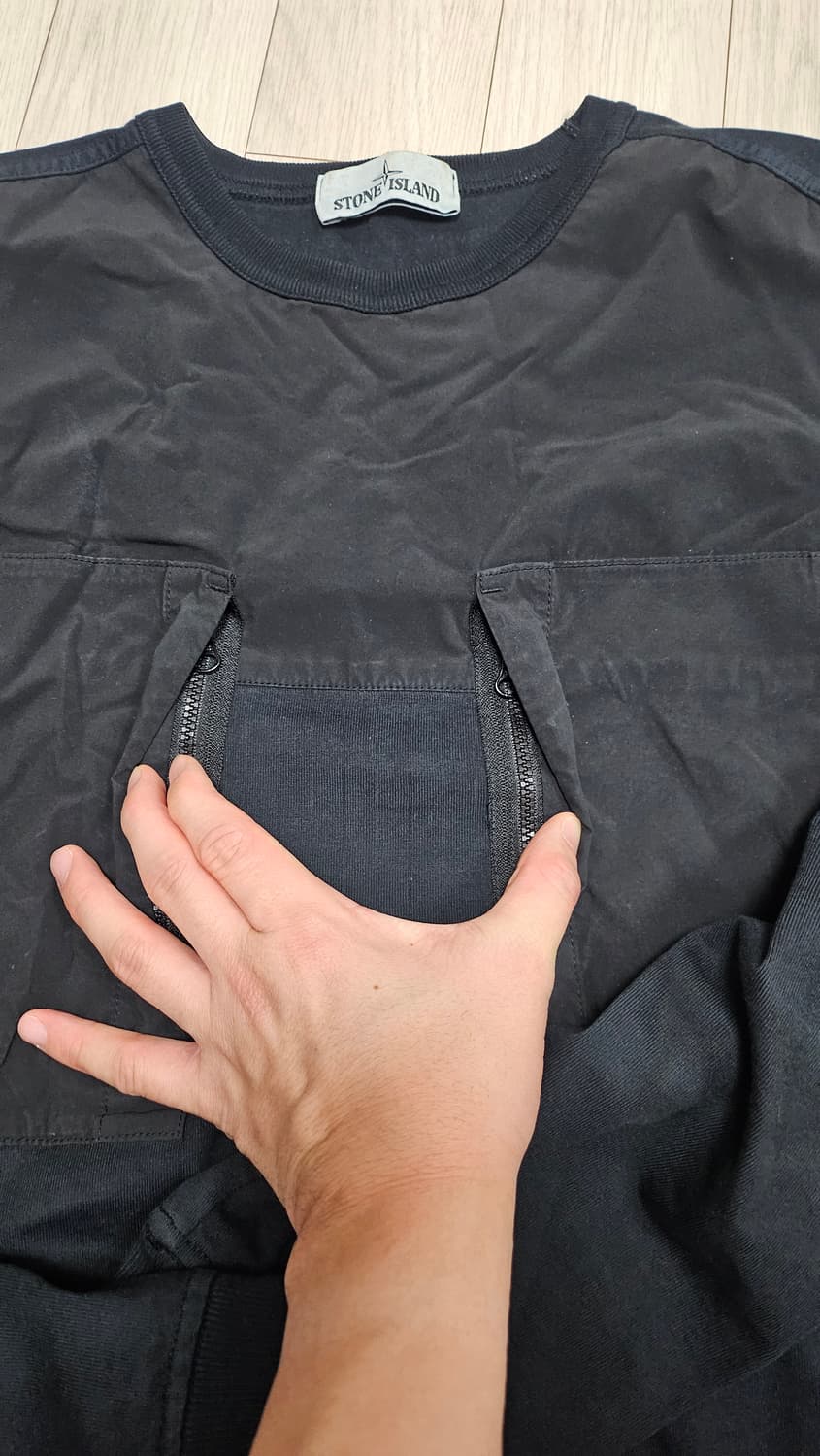 (23fw) 스톤아일랜드 투포켓 맨투맨 블랙 M 상품이미지4